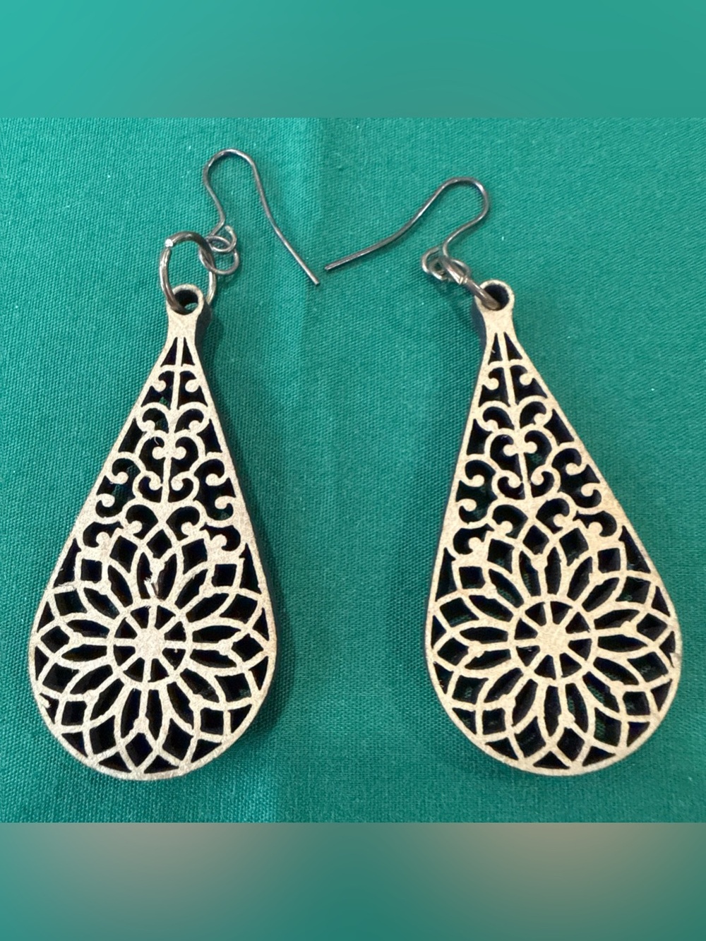 Lightweight Laser Cut Wooden Teardrop Dangle Earrings. 29F